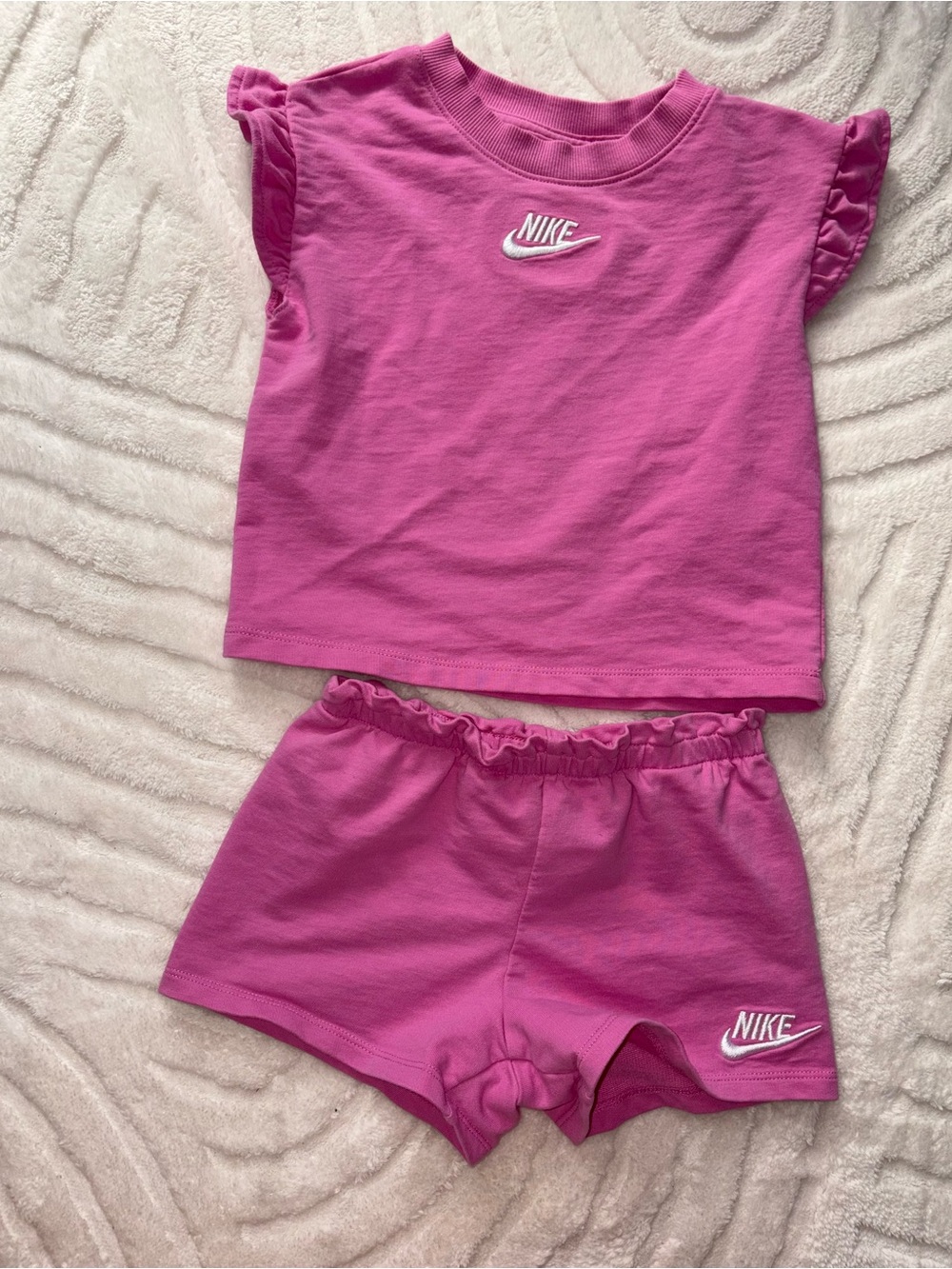 Nike Girls Bright Pink Ruffle Sleeve Set